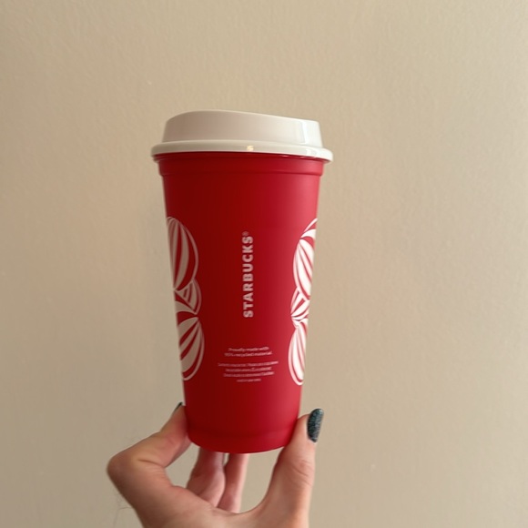 Starbucks red cup 2024 - Picture 2 of 2